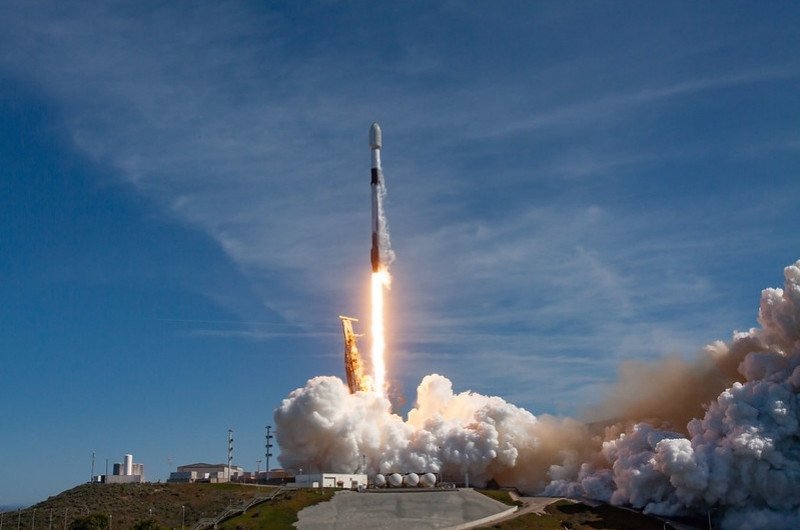 A SpaceX Falcon 9 rocket lifts off. The company has secured a $1.6 billion U.S. Space Force contract for 18 national security launches through 2027.