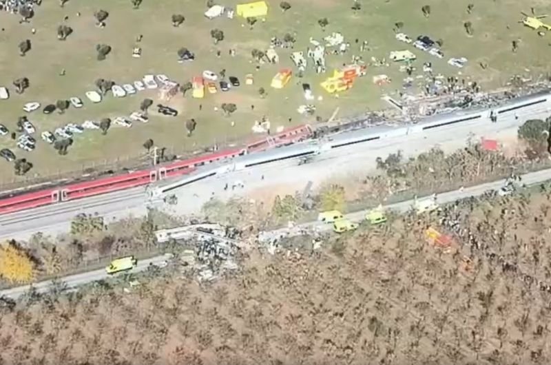 An aerial view shows damaged passenger trains and emergency vehicles following the October 28, 2026, collision near Urda, Spain.